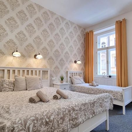 Finnem Rentals Tyrsova Praga Exterior foto