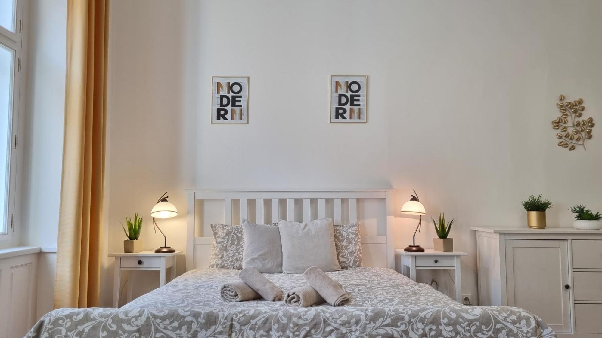 Finnem Rentals Tyrsova Praga Exterior foto